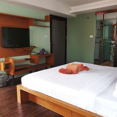 Island Cafe&Hostel Koh Lipe Buitenkant foto